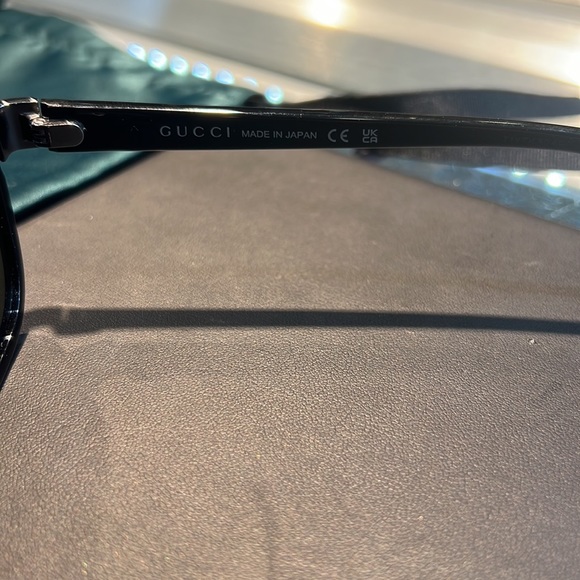 Gucci glasses new model dad bought them and just doesn’t like the way they fit - Picture 5 of 11